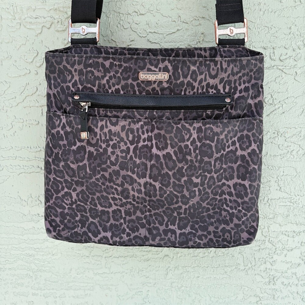 Baggallini Crossbody Bag Womens Leopard Print Black Gray Adjustable